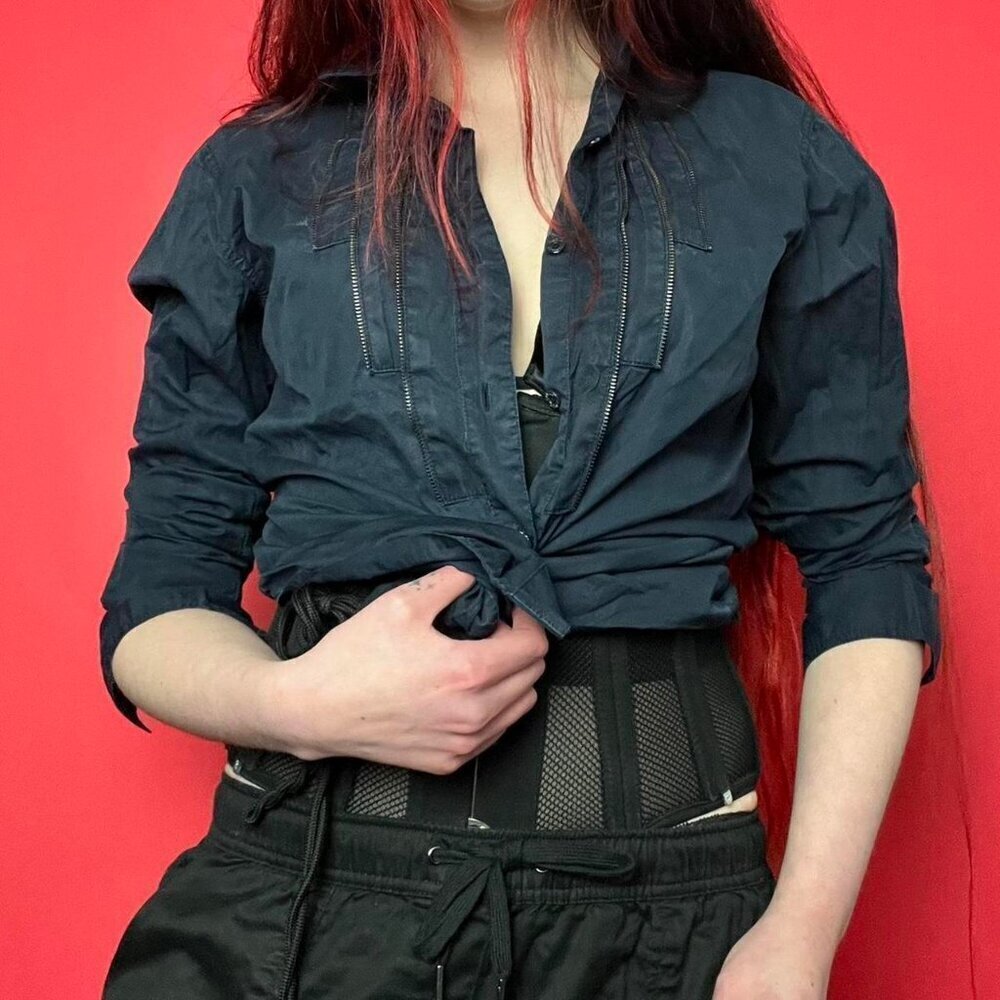 Paul black / Navy blue blouse with zipper accenting 💙🩶